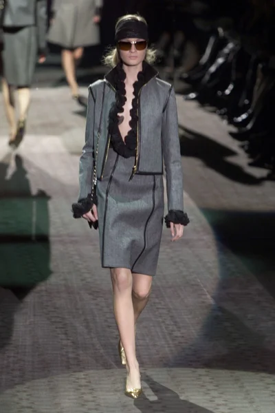Look 19